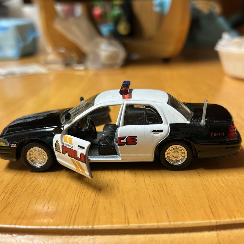 Lethbridge Police Car - Picture 5 of 11